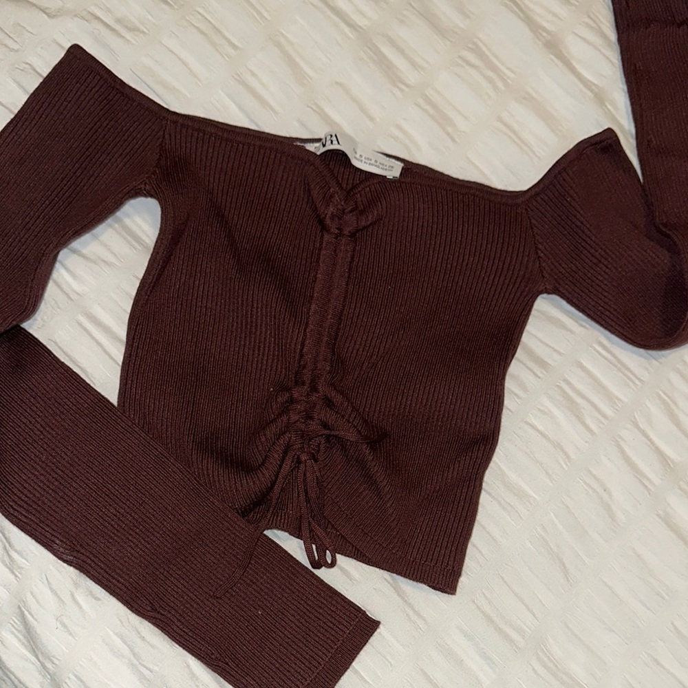 Zara Brown Off-the-Shoulder Sweater with Ribbed Knit